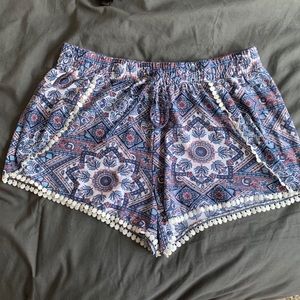 Just Be Women’s Paisley Shorts Size M